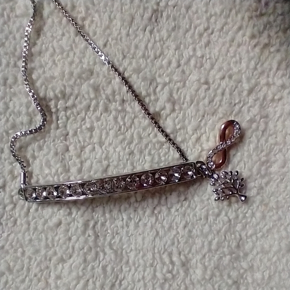 Silvertone crystal tree 🎄🌴 infinity adjustable family forever bracelet - Picture 1 of 5